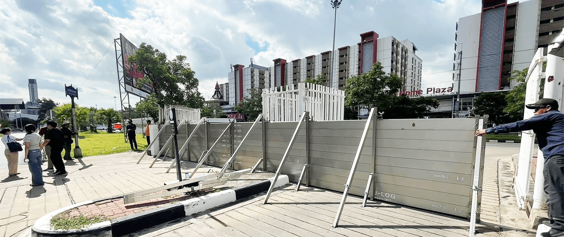 กองบริหารศูนย์รังสิต จัดโครงการฝึกอบรมเชิงปฏิบัติการ “การฝึกซ้อมแผนป้องกัน และแก้ไขปัญหาอุทกภัย วันพฤหัสบดีที่ 29 สิงหาคม 2567